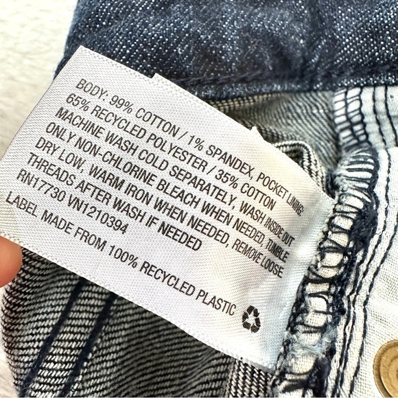 NWT High-Rise Dark Blue Faded Denim Shorts Size 10 - Picture 11 of 11